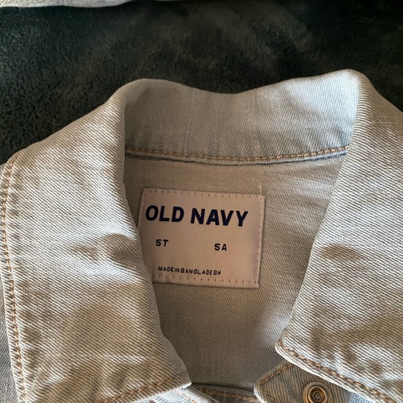 Old navy toddler jean jacket - Picture 4 of 4